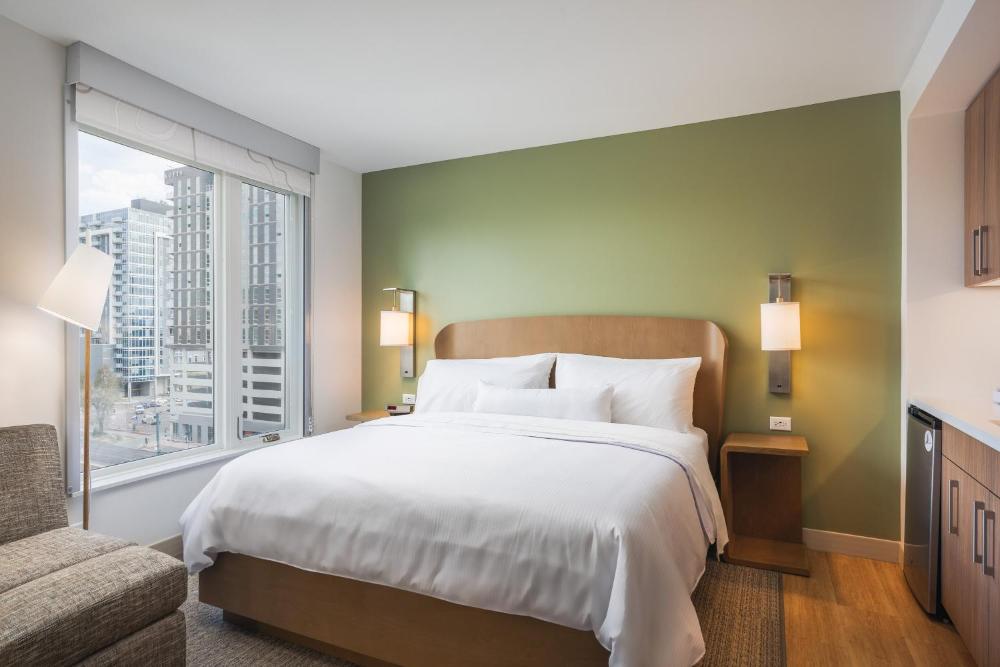 King Studio with Roll-in Shower - Mobility and Hearing Accessible interior